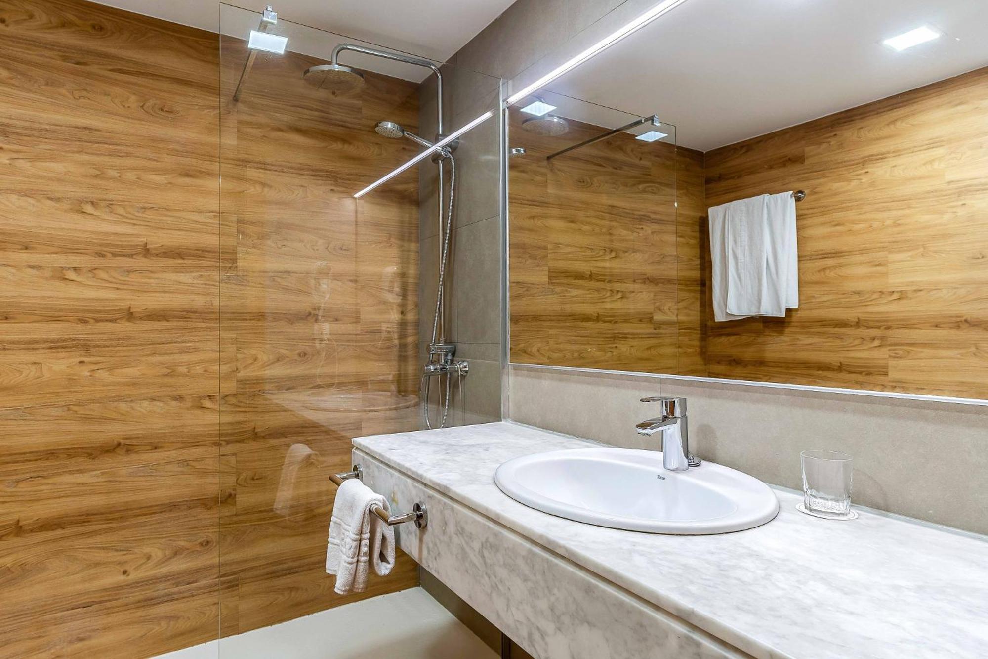 Aparthotel Bertrán 3*