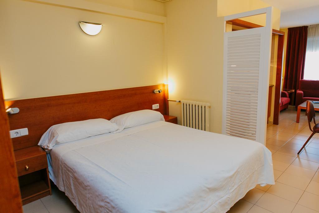 Aparthotel Bertrán 3*