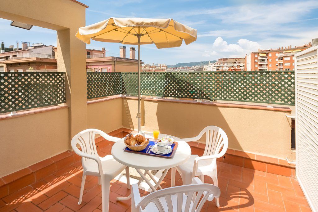 Aparthotel Bertrán 3*